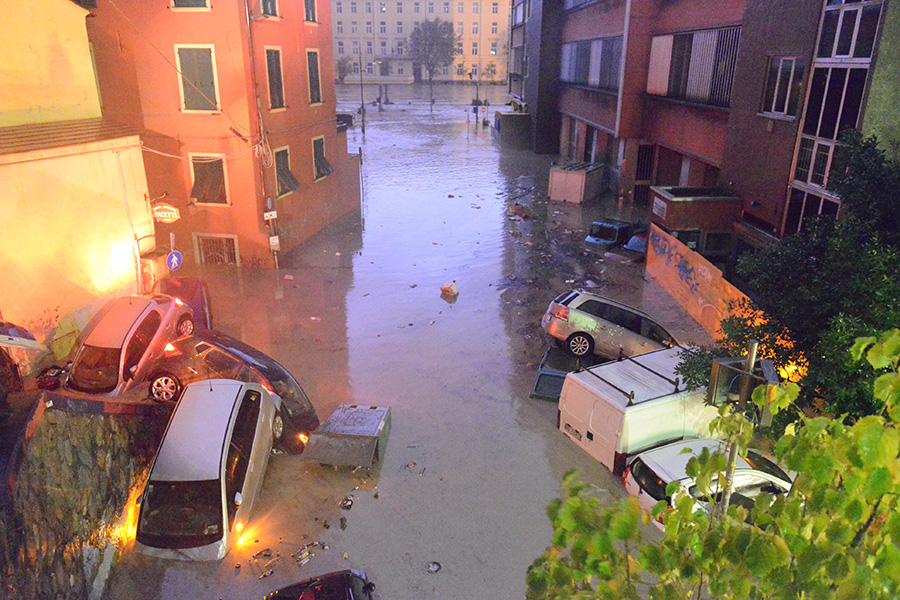 http://www.davidepambianchi.it/files/gimgs/18_afloatingpv1900600001borgo1.jpg