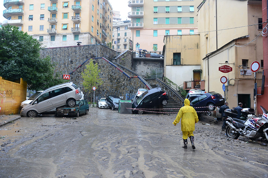 http://www.davidepambianchi.it/files/gimgs/18_afloatingpv1900600002borgogiorno1.jpg