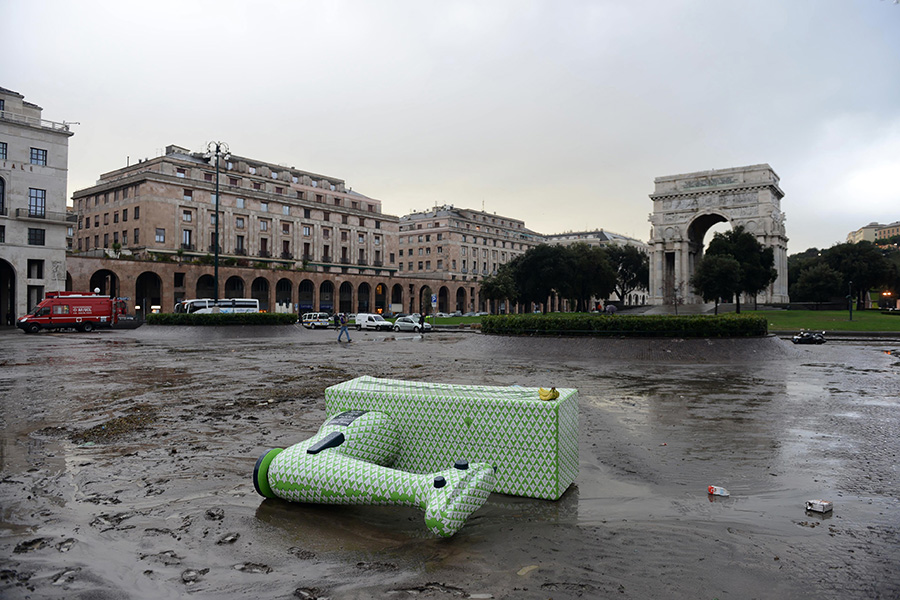 http://www.davidepambianchi.it/files/gimgs/18_afloatingpv1900600003centro1.jpg